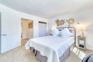 1 quarto, Wi-Fi de cortesia, roupa de cama