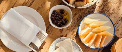 Desayuno completo incluido todos los días