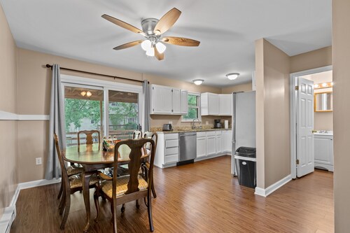 *Newly* Renovated Stay at modern 3BR Townhome (15 minutes from Harris-Hershey)
