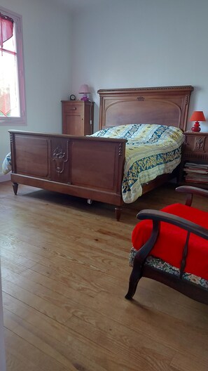 2 Schlafzimmer, Bügeleisen/Bügelbrett, Reisekinderbett, kostenloses WLAN