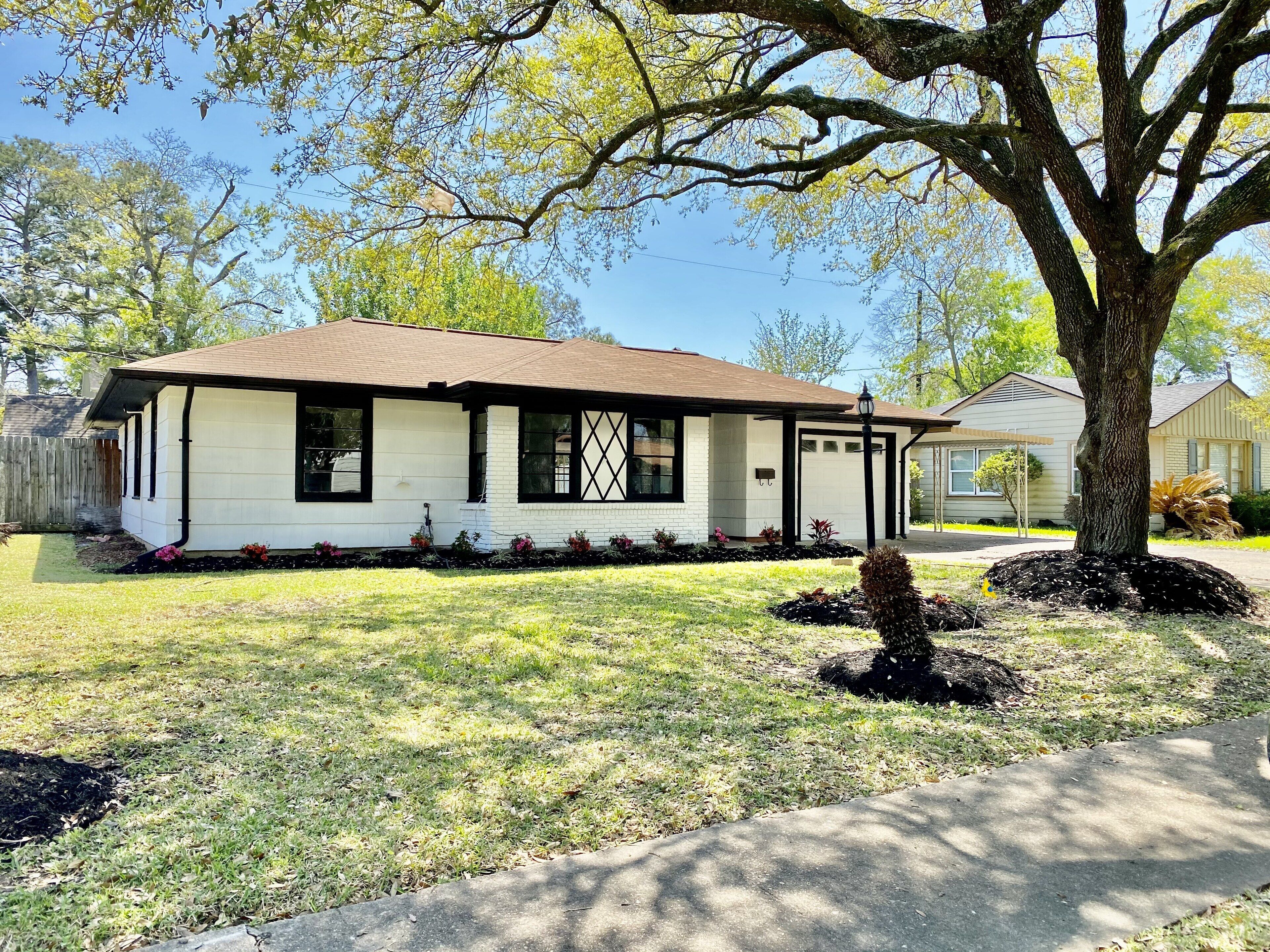 The Cozy Retreat- 3 Bedroom Home near The Medical Center/NRG/ Downtown