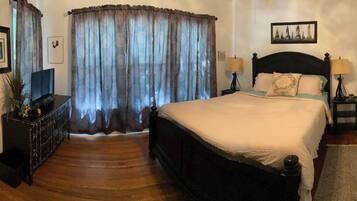 2 bedrooms, iron/ironing board, travel crib, free WiFi