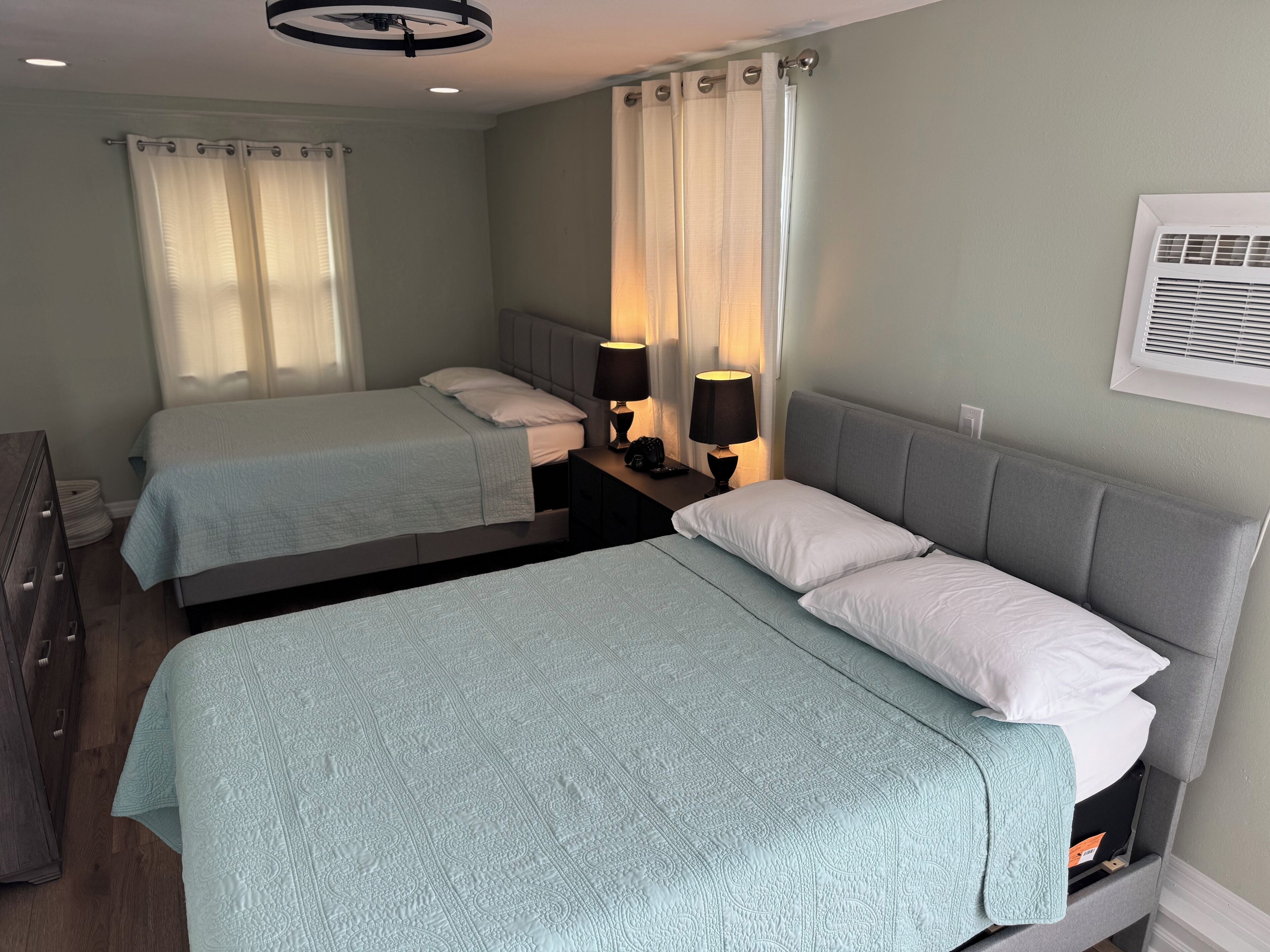 3 camere, una scrivania, Wi-Fi gratuito, lenzuola