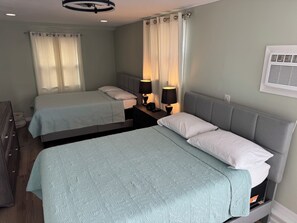 3 bedrooms, desk, free WiFi, bed sheets - Crystal Beach Cozy Cottage - Your Perfect Vacation Escape! (Palm Harbor)