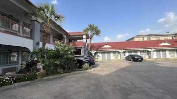 Parkir mandiri gratis