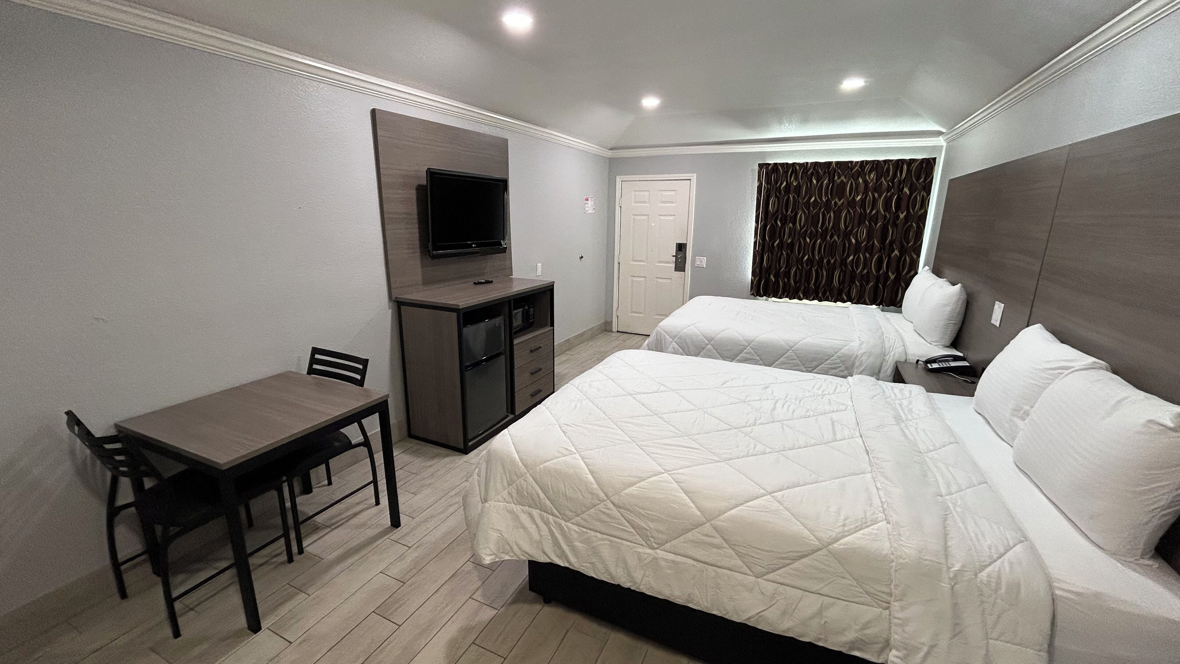 熨斗/熨衣板、免費無線上網、床單