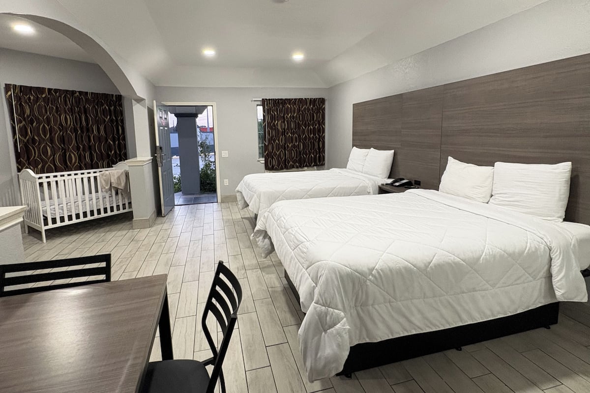 Departamento, para no fumadores (Double Queen Bed) | Tabla de planchar con plancha, wifi gratis y ropa de cama