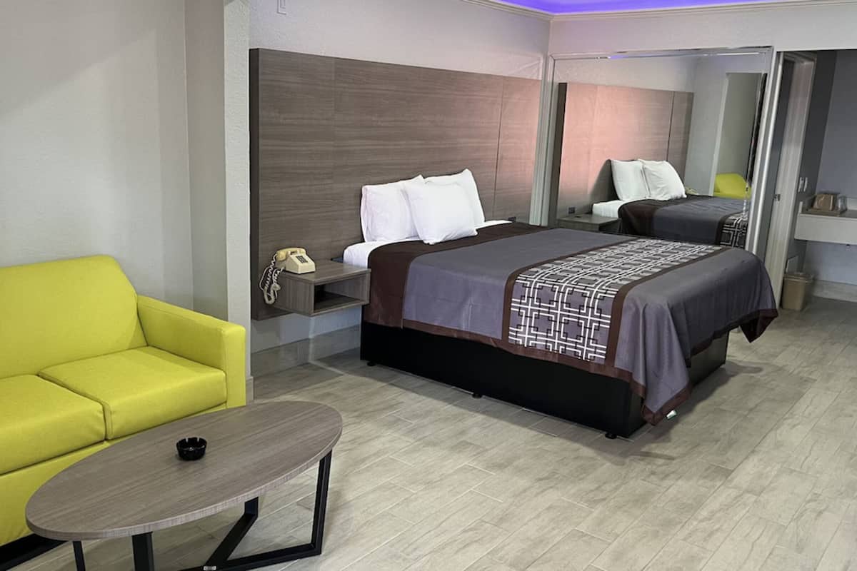 Iron/ironing board, free WiFi, bed sheets