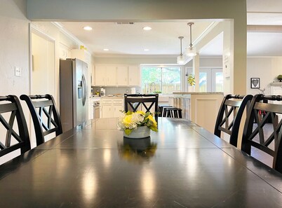 Spacious & Serene w/ Hot Tub + Arcade + Ping-Pong + Fire Pit