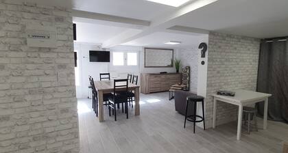 Apartment 60 m² with small garden 400m from a beach