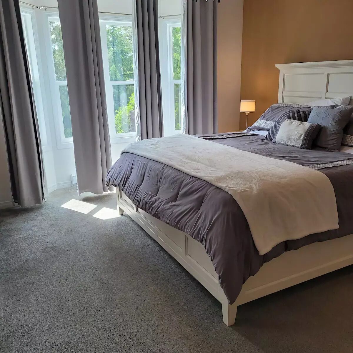 6 bedrooms, desk, WiFi