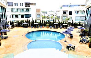 حمّام سباحة خارجي