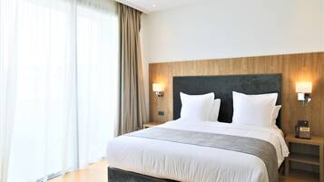 Premium bedding, in-room safe, desk, soundproofing