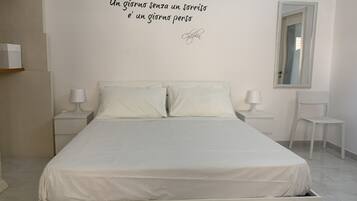 4 Schlafzimmer, Schreibtisch, Bügeleisen/Bügelbrett, Bettwäsche