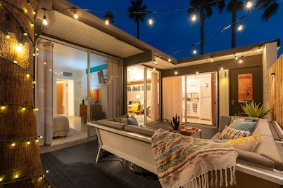 Chic Mid Century Bungalow at Famed Ocotillo Lodge