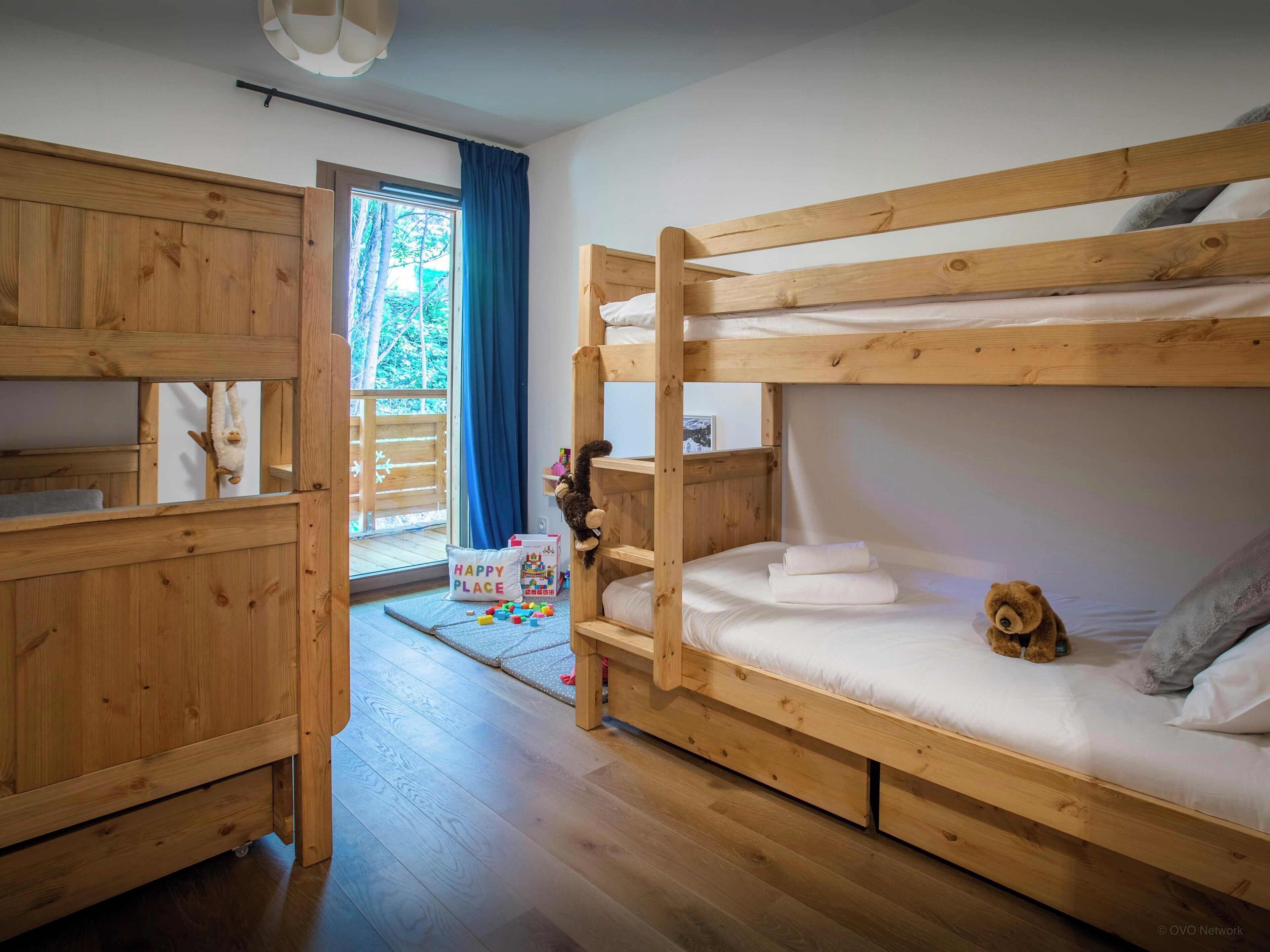 3 quartos, ferros/tábuas de passar roupa, Wi-Fi, roupa de cama