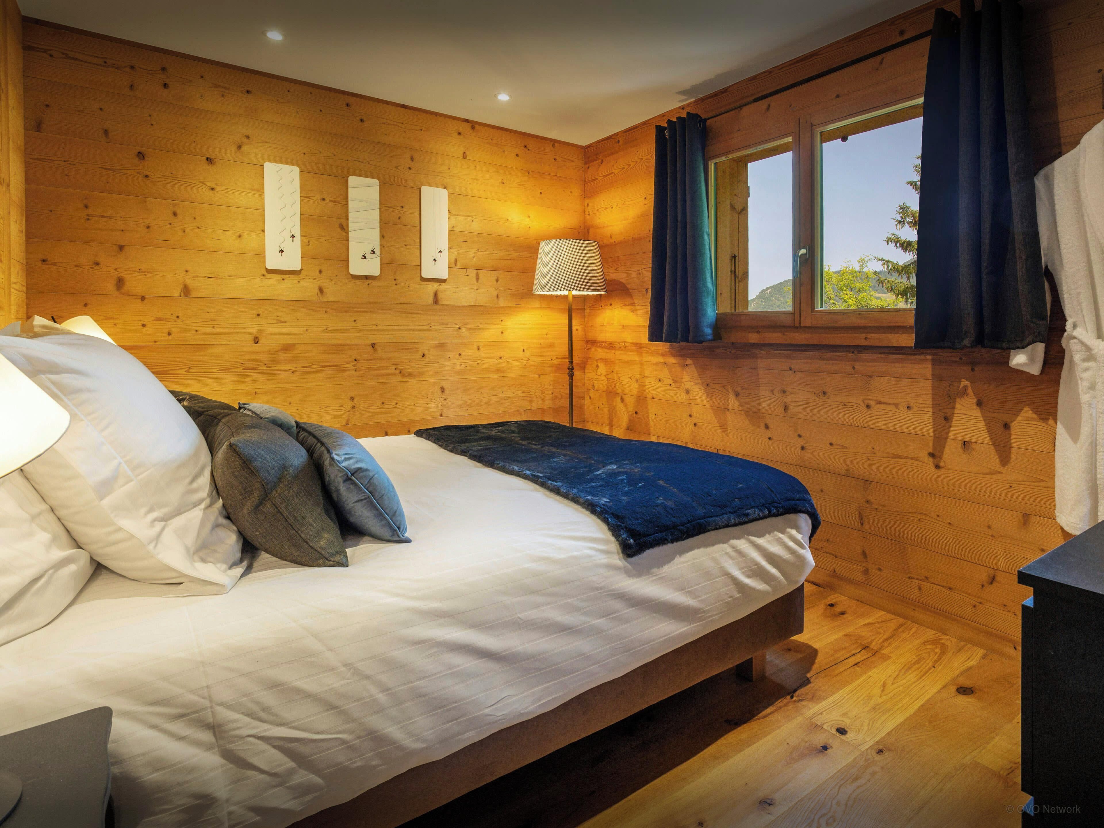 4 chambres, fer et planche à repasser, Wi-Fi, draps fournis