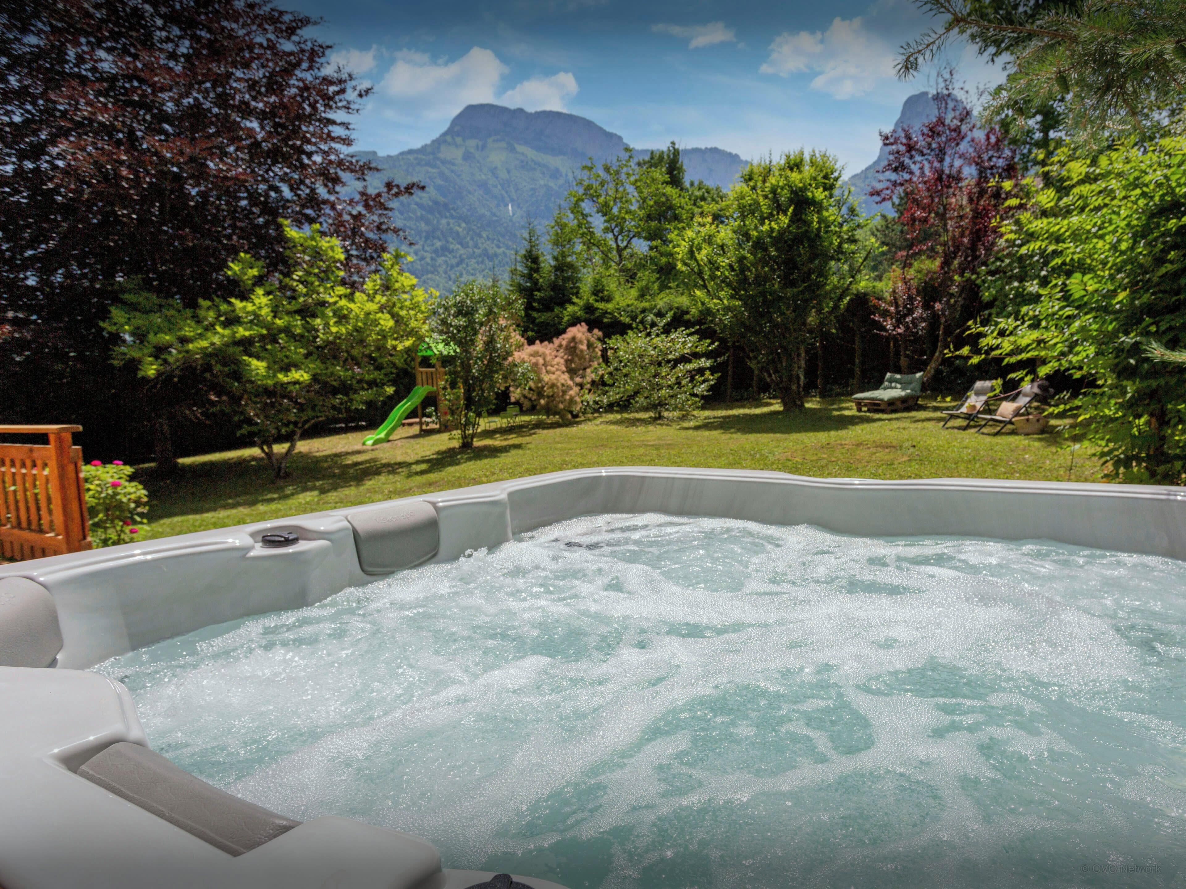 Bain à remous extérieur