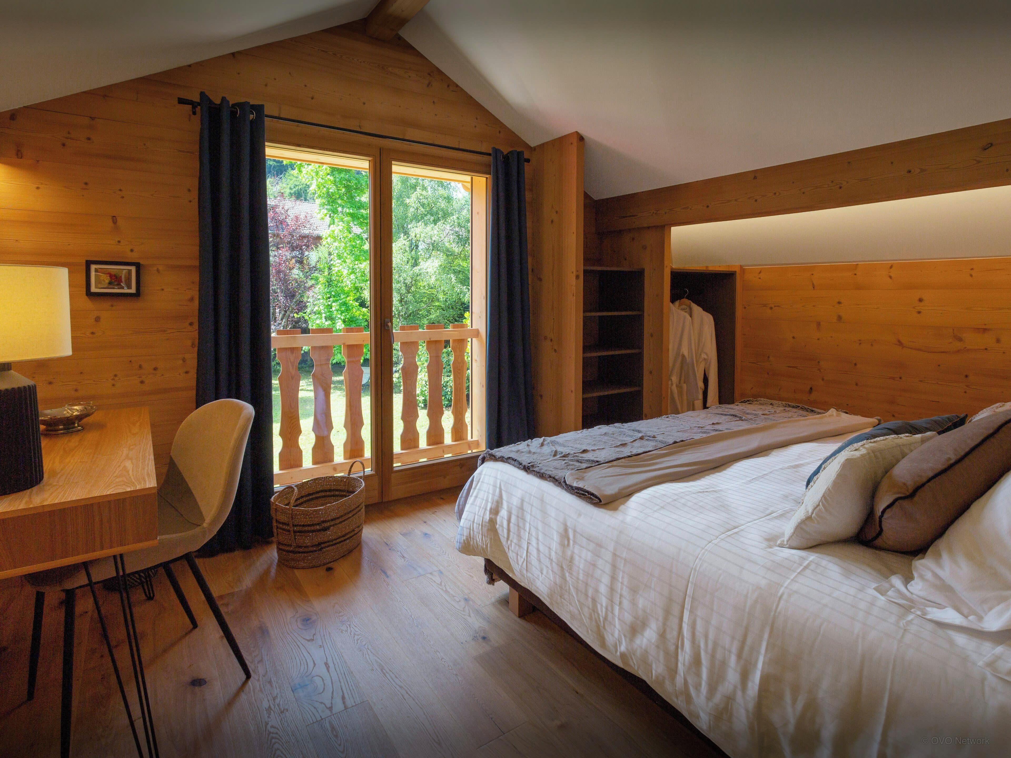 4 chambres, fer et planche à repasser, Wi-Fi, draps fournis