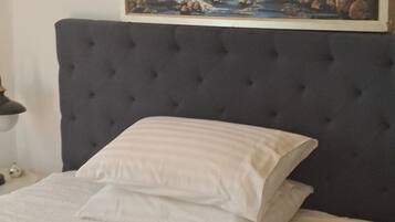 3 bedrooms, desk, iron/ironing board, travel crib