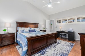 3 bedrooms, desk, iron/ironing board, free WiFi