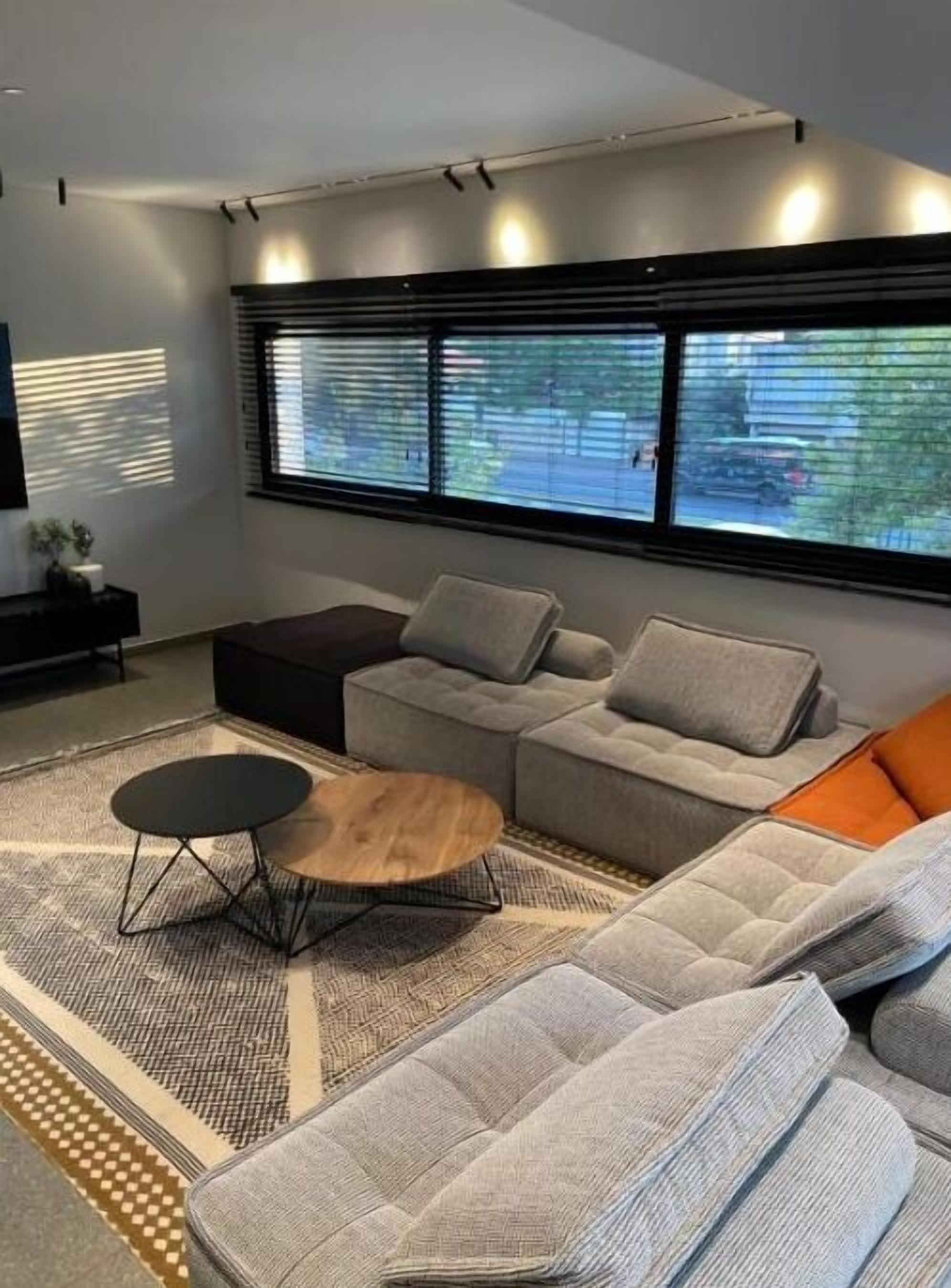 Télévision à écran plat