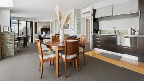 Appartement | Coin séjour | TV connectée, Netflix, services de streaming