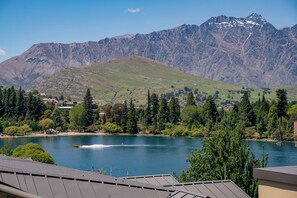 View from property - 2-BEDROOM PENTHOUSE APARTMENT - THE BEACON 1004 (Queenstown)