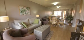 Smart TV - Beautiful condo in waterfront gated community, close to beaches (St. Pete Beach)