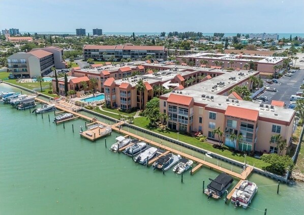 Exterior - Beautiful condo in waterfront gated community, close to beaches (St. Pete Beach)