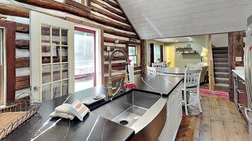 House (4 Bedrooms) | Property amenity