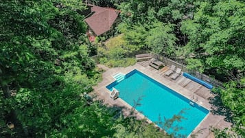 House (4 Bedrooms) | Property amenity