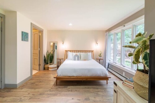 Rustic Farmette Studio with Hot Tub & Pool