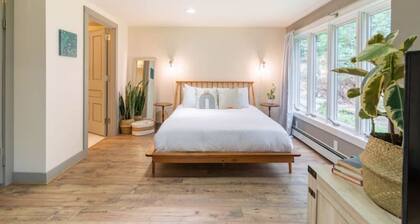 Rustic Farmette Studio with Hot Tub & Pool