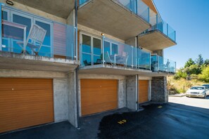 Exterior - LAKESIDE LIVING - MODERN 2-BEDROOM APARTMENT (Queenstown)