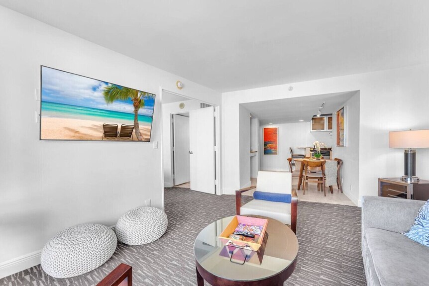 Hilton Galleryone Doubletree Hotel Suite, Close To The Beach And Night Life - Coral Springs, FL