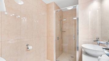 Apartment | Bathroom
