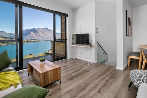 Duplex | Living area | Smart TV, Netflix, streaming services