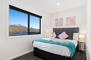 듀플렉스 | 5 개의 침실, 다리미/다리미판, 무료 WiFi