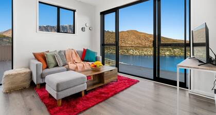 A LUCKIE CHARM - 8 BEDROOM TOWNHOUSE