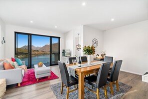 Townhome | Living area