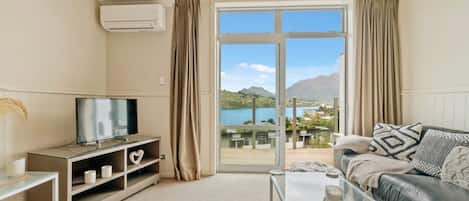 Apartment | Living area | Smart TV, Netflix, streaming services
