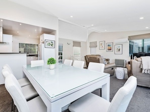Apartment | In-room dining
