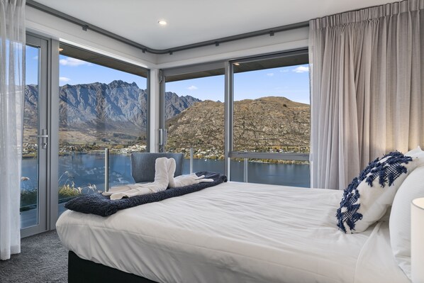 Huoneisto | 4 makuuhuonetta, silitysrauta/-lauta, ilmainen Wi-Fi