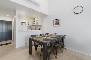 Appartement | Dineren op de kamer