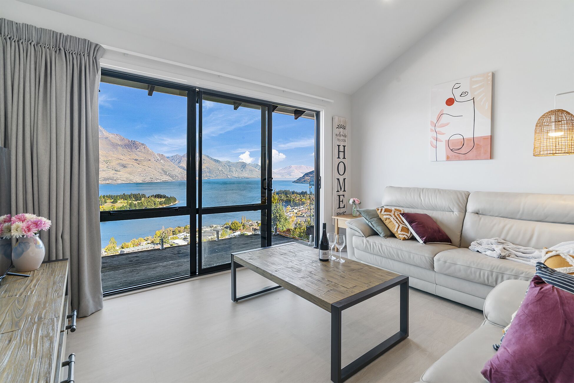 公寓 | 起居区 | 智能电视、Netflix、流媒体服务