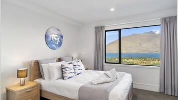 Apartemen | 3 kamar tidur, setrika/meja setrika, dan Wi-Fi gratis