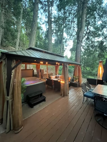 Luxe Cozy Lake Arrowhead Cabin New Hot Tub Kid & Dog Friendly