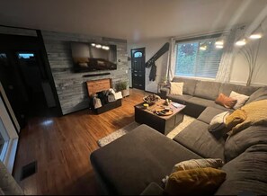 Smart TV, fireplace