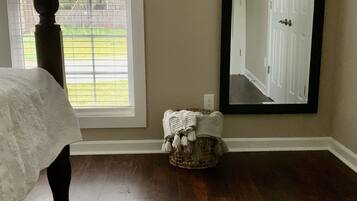 3 makuuhuonetta, silitysrauta/-lauta, vauvan matkasänky, ilmainen Wi-Fi